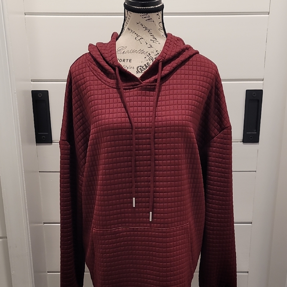 Qiilted Hoodie With Kangaroo Pockets